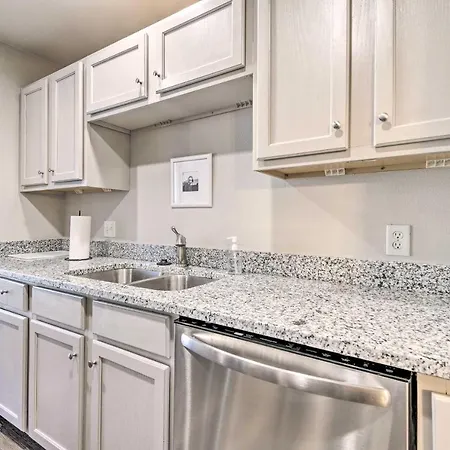 Pet-Friendly Branson Condo With Shared Pool! Exterior photo