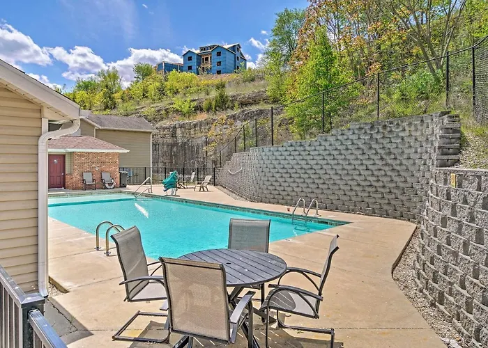 Pet-Friendly Branson Condo With Shared Pool!